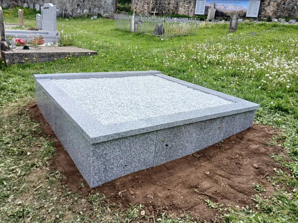 Le nettoyage et entretien du monument