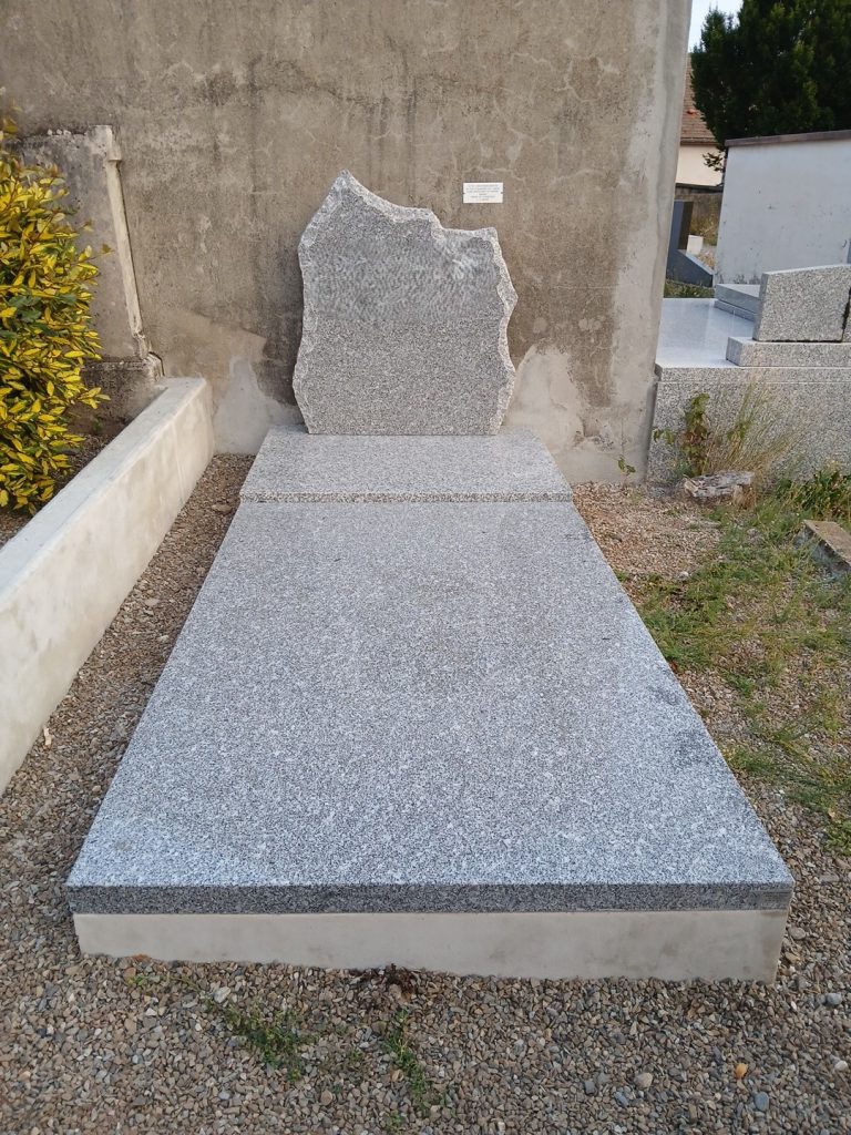 monument simple